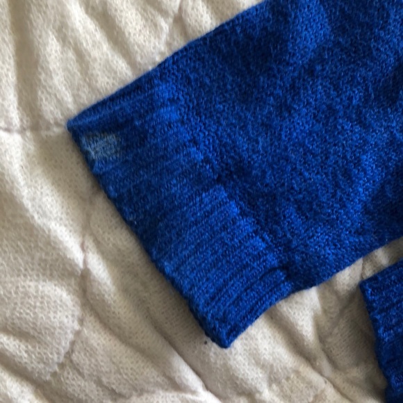 ⭐️ 4 for $10 Blue Hollister oversized sweater - Picture 4 of 4